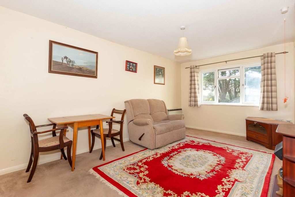 Property photo 2 of 11 Freshbrook.Jpg