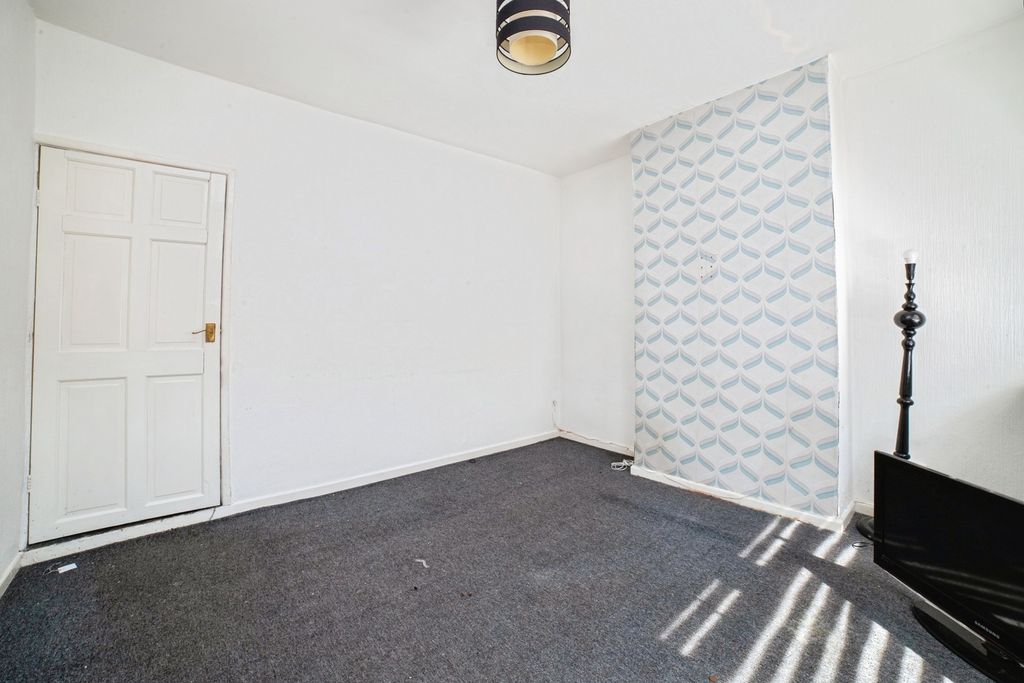 Property photo 3 of 15 Pbox-Img.Jpg