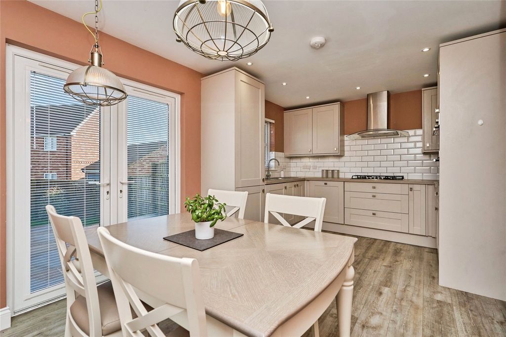 Property photo 3 of 21 Picture No. 19