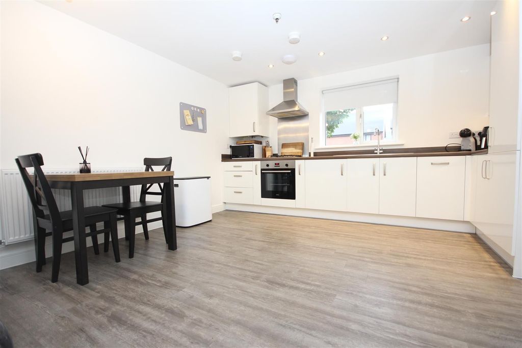 Property photo 3 of 12 Img_2449.Jpg