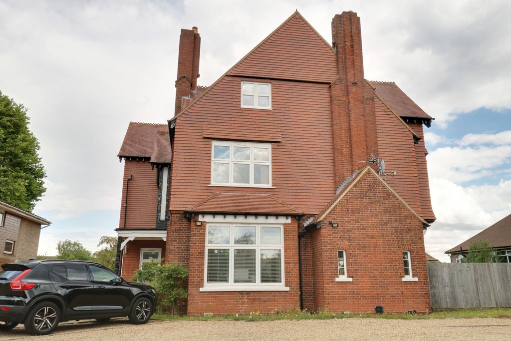 Property photo 1 of 12 4396340