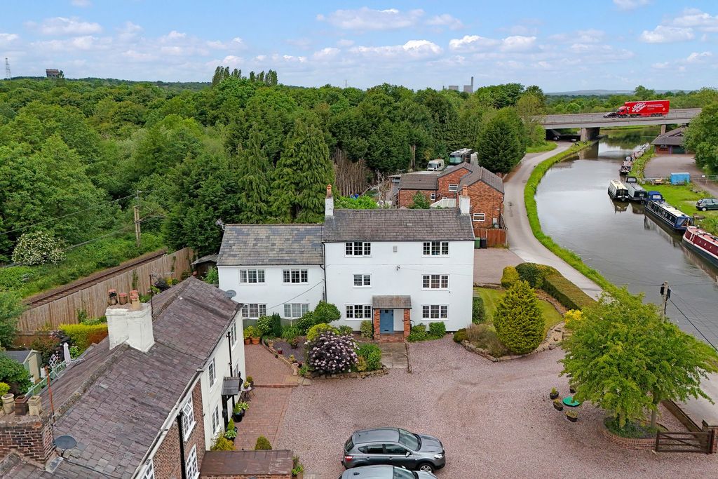 Property photo 1 of 64