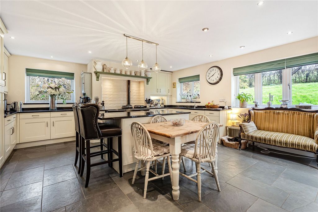 Property photo 2 of 14 Kitchen