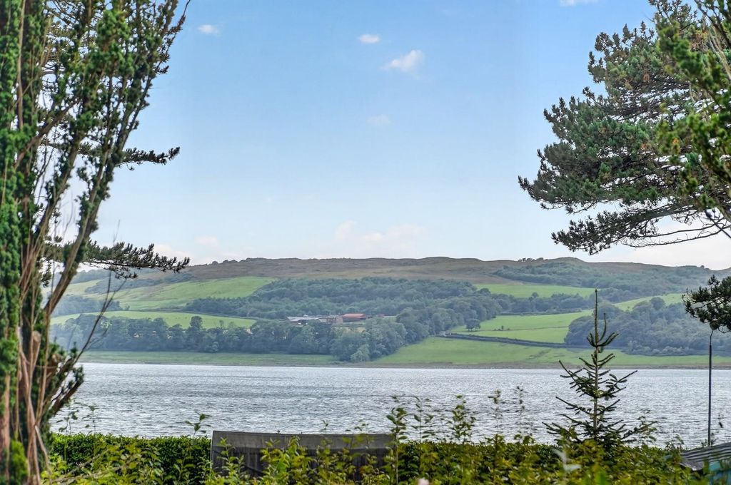 Property photo 2 of 15 15_12 Anthony Court, Largs (17).Jpg