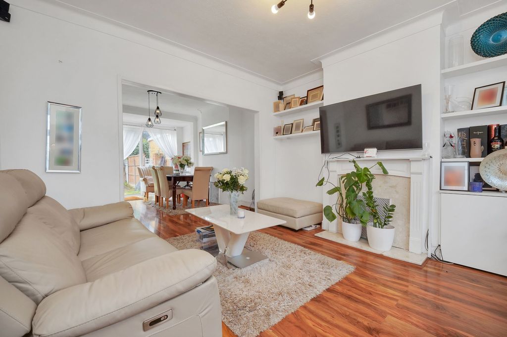 Property photo 3 of 21