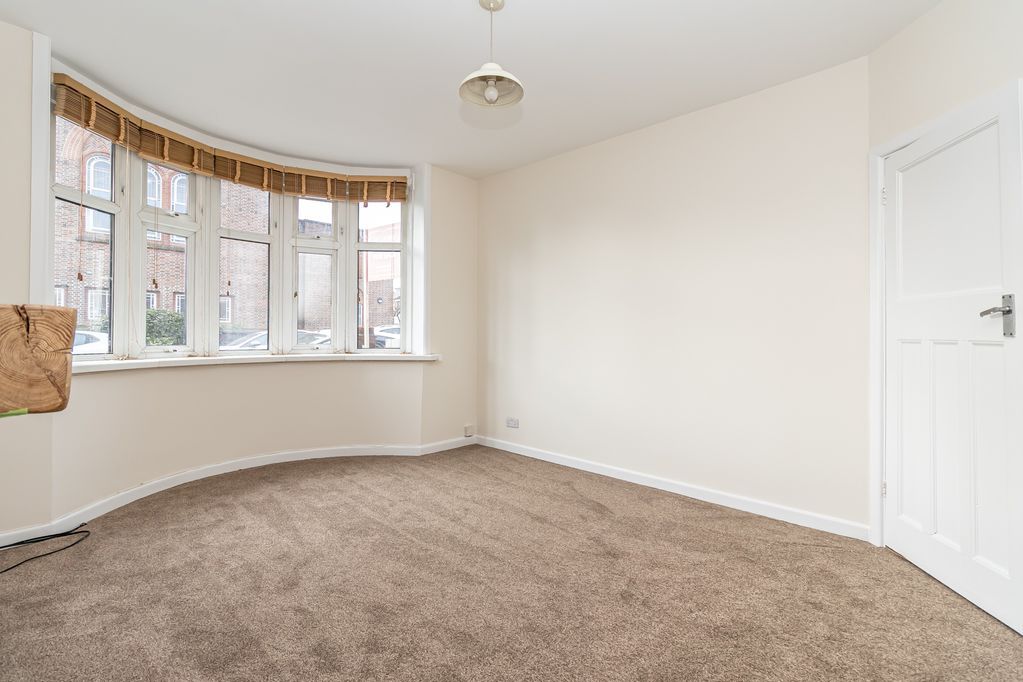 Property photo 3 of 16 .