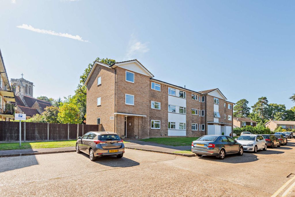 Property photo 3 of 18 Front (Exterior)