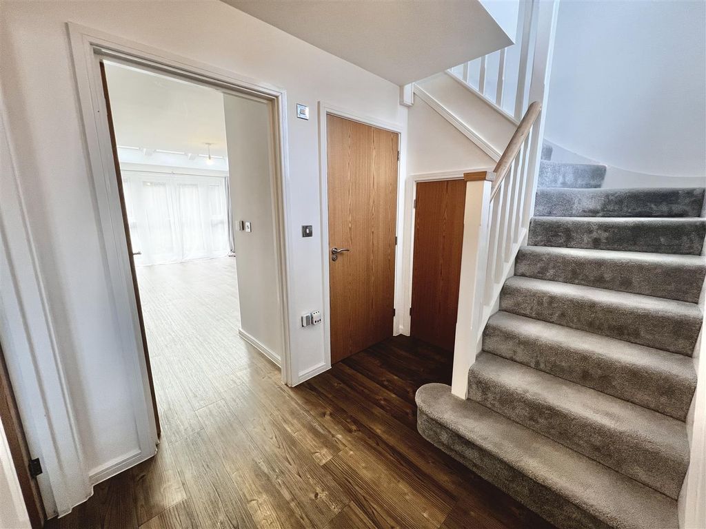 Property photo 2 of 20 Front Entrance.Jpg