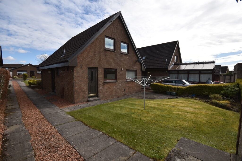 Property photo 3 of 43