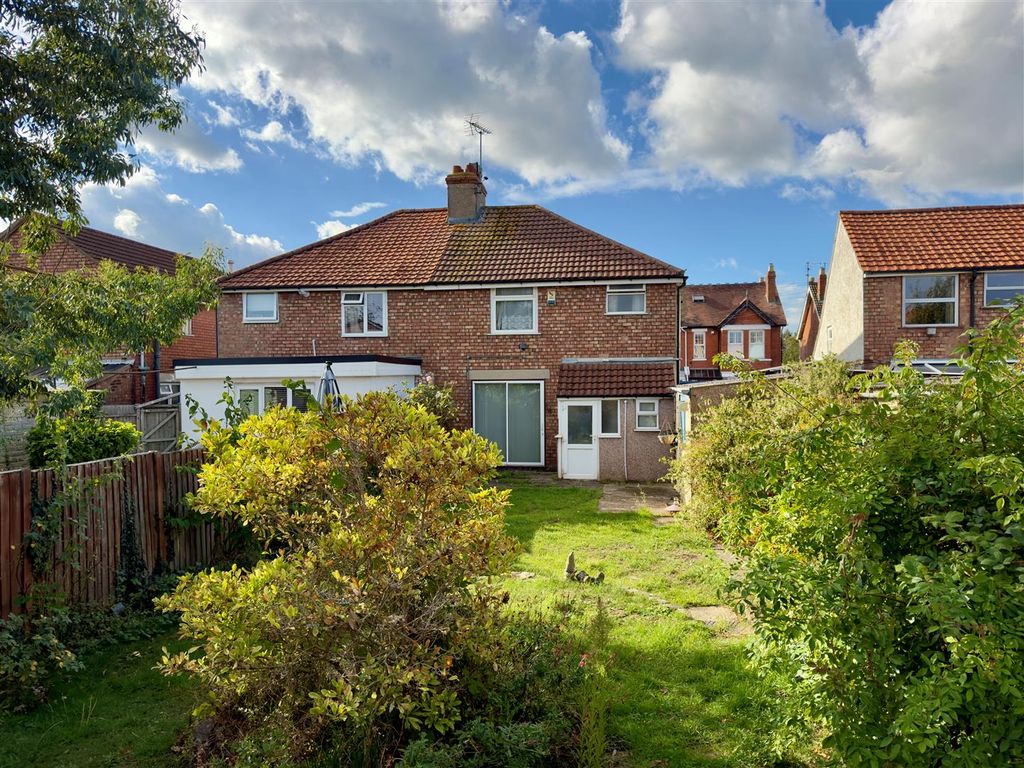 Property photo 2 of 11