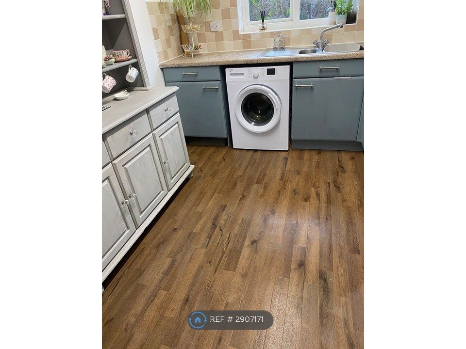 Property photo 2 of 13 Kitchen