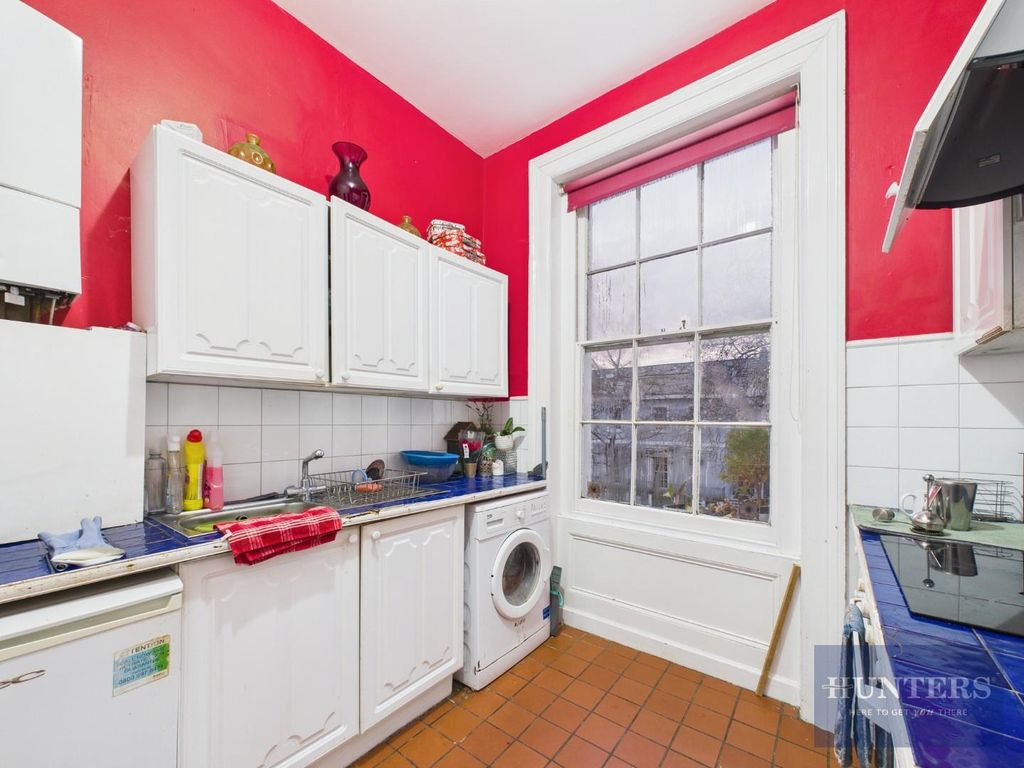 Property photo 2 of 6 Kitchen