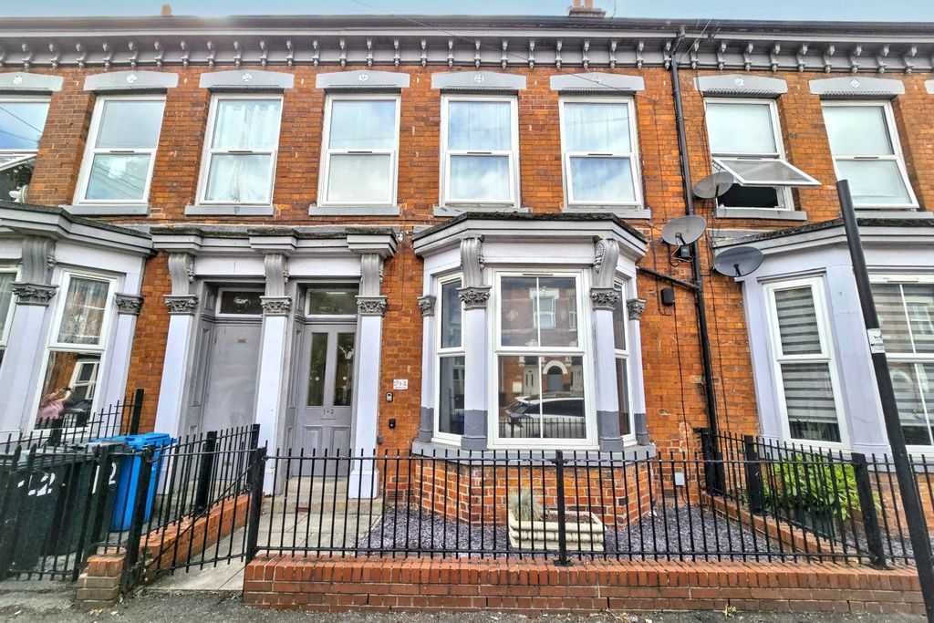 Property photo 1 of 11 Flat 1, 1-2 Morpeth Street, Hull, North Humberside, Hu3 1Rf