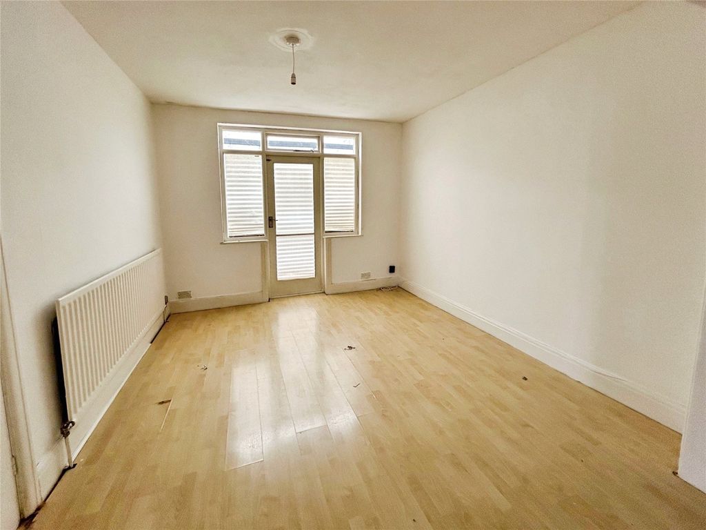 Property photo 3 of 10 Picture No. 06