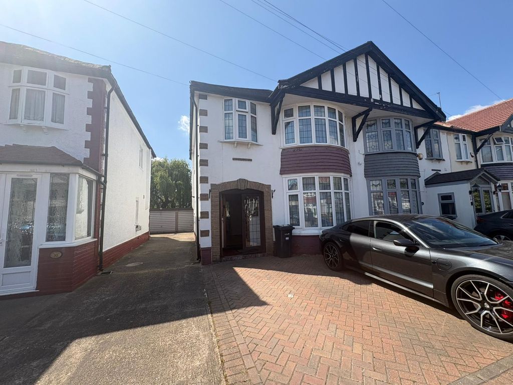 Property photo 1 of 12