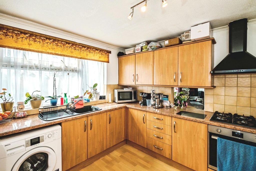 Property photo 3 of 12 Pbox-Img.Jpg