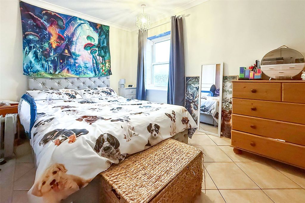 Additional image 9 of 2 bed flat for saleWick Parade, Wick, Littlehampton, West Sussex BN17