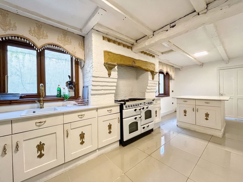 Property photo 3 of 34 Photo 10