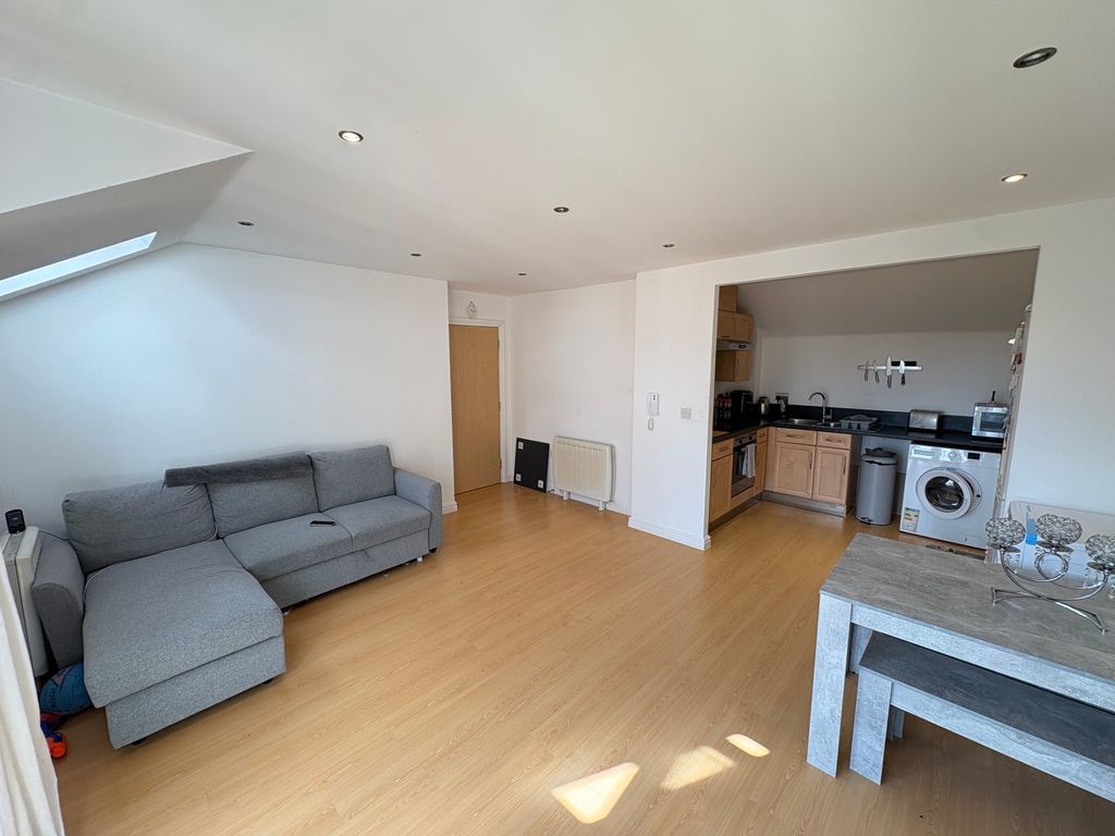 Property photo 3 of 9 Image