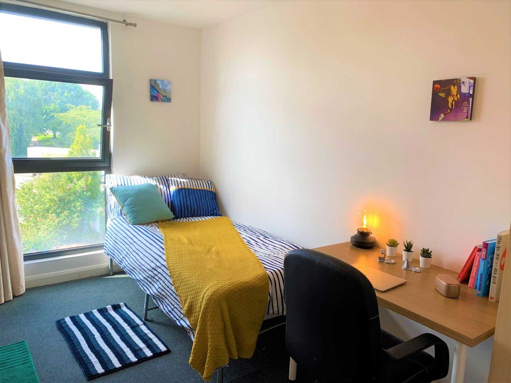 Property photo 2 of 5