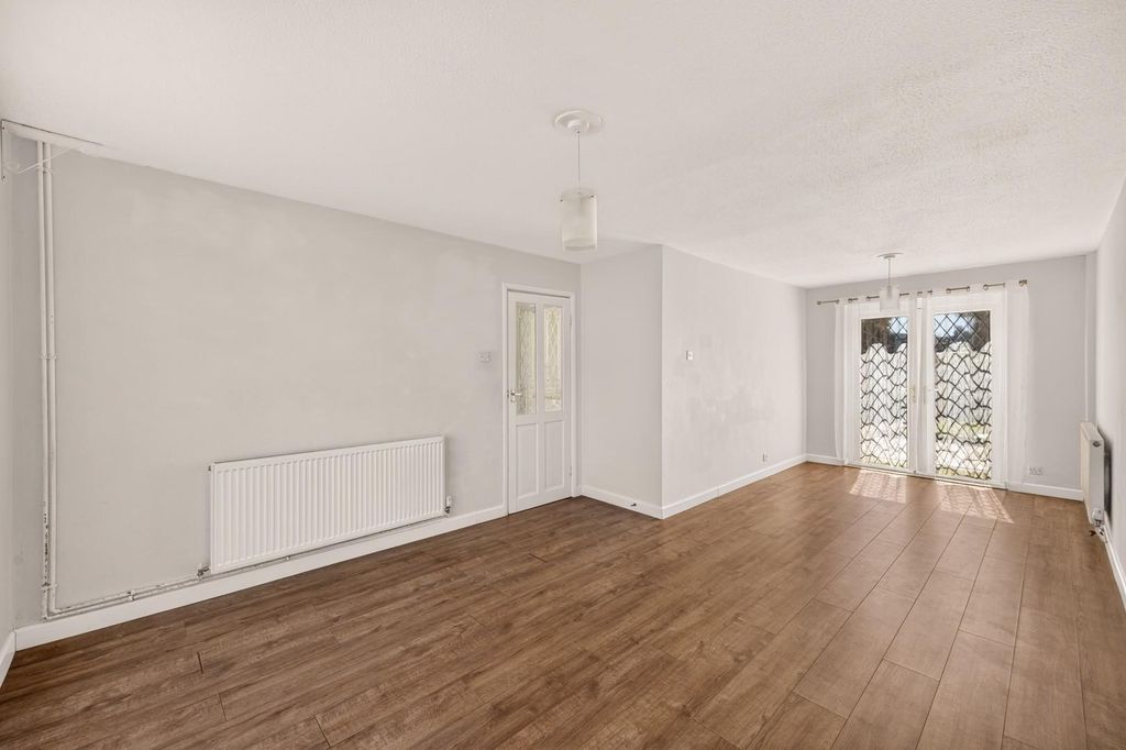 Property photo 3 of 26