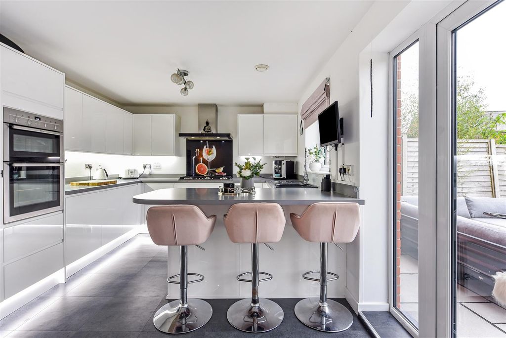 Property photo 2 of 22 Sketch_Ph14_5642370.Jpg