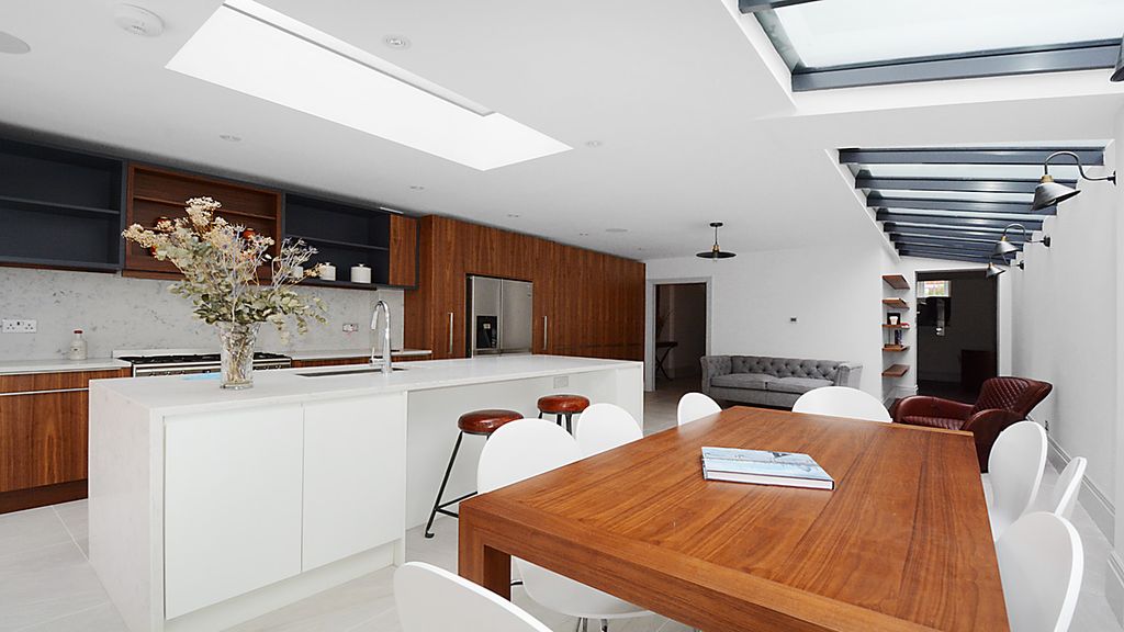 Property photo 2 of 18