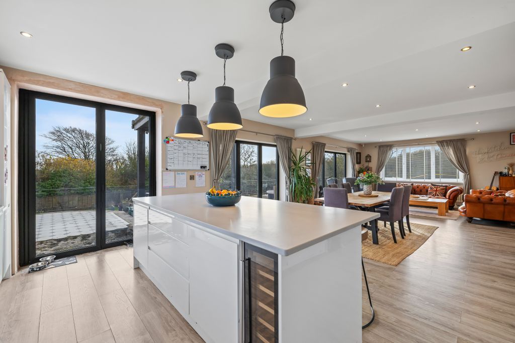 Property photo 3 of 51