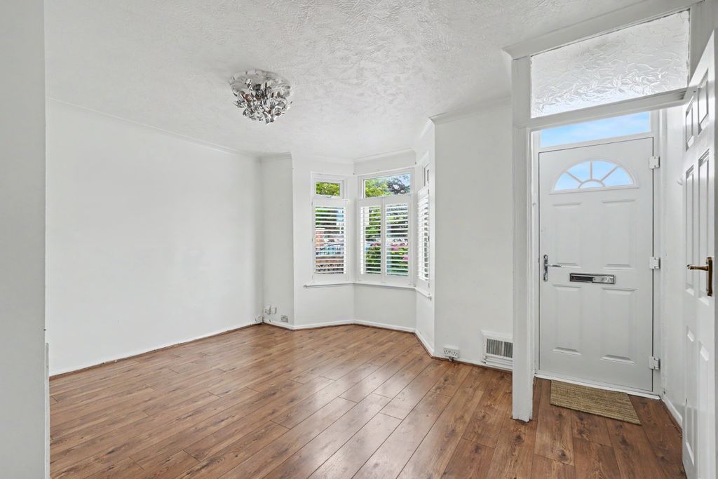 Property photo 2 of 22 5047255