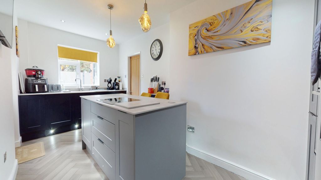 Property photo 2 of 20 4949054