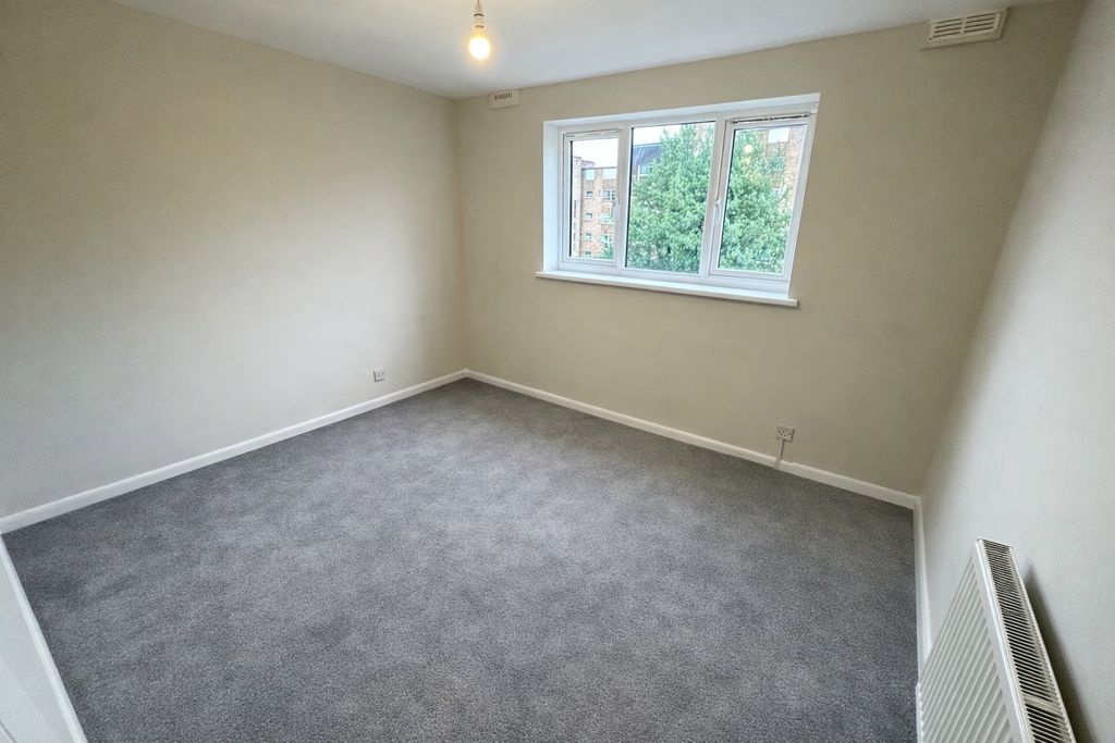 Property photo 3 of 6 4964712