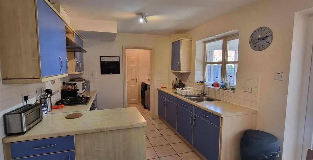 Property photo 2 of 16 Kitchen Diner