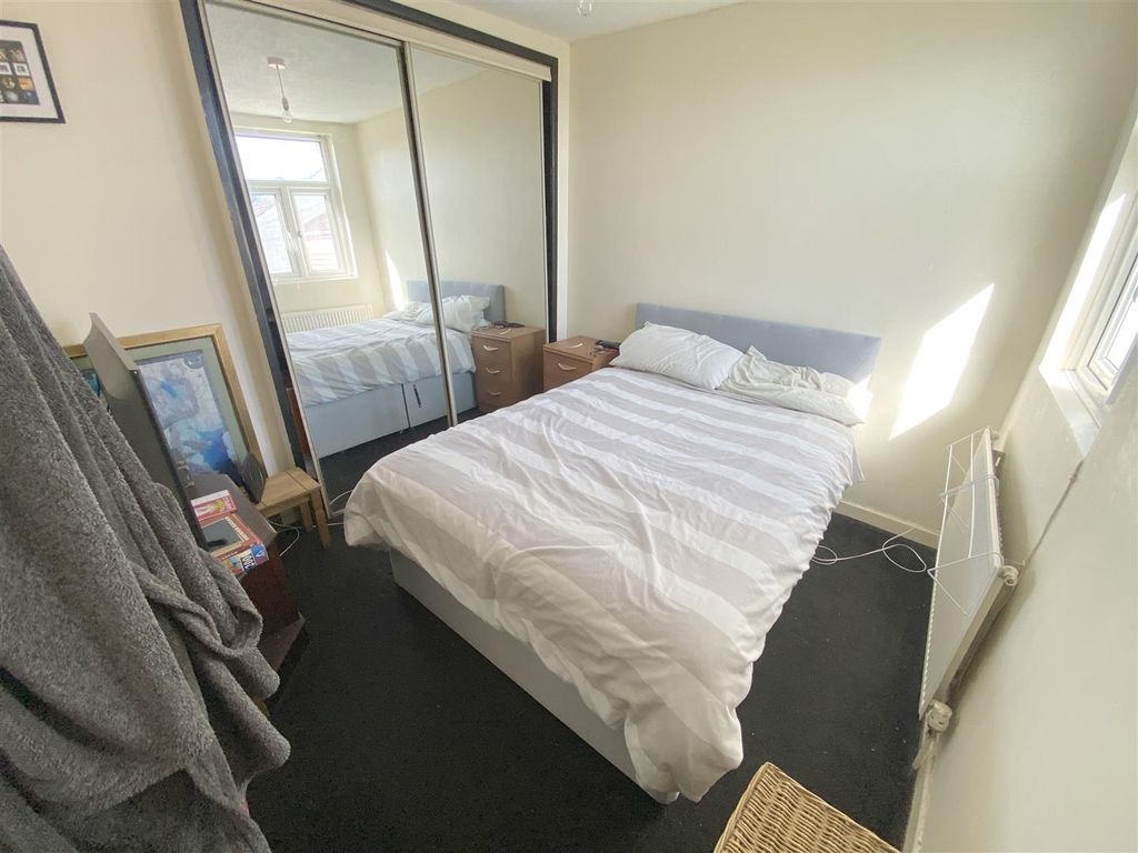 Property photo 3 of 4 Bedroom