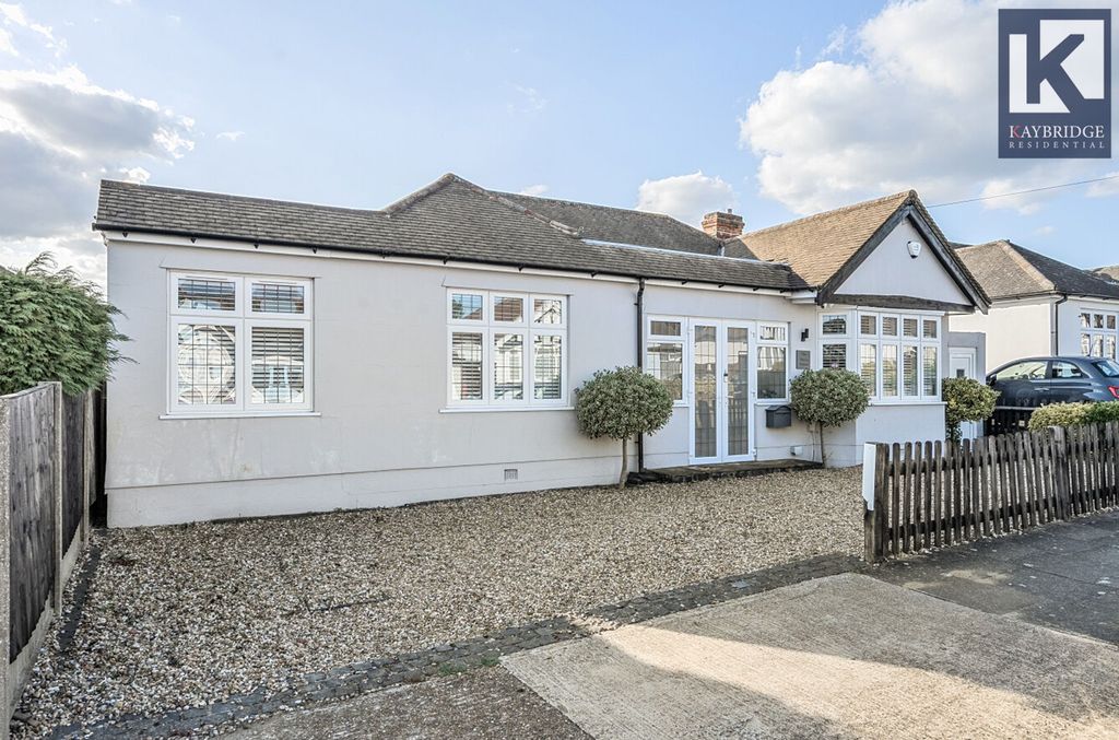 Property photo 1 of 23 Mavis Avenue, Epsom