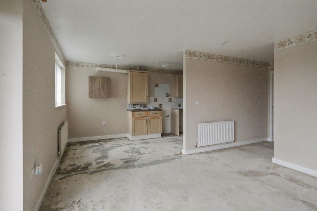 Property photo 2 of 18 6 Kenninghall View, Norfolk Park, Sheffield, S2 3Wx