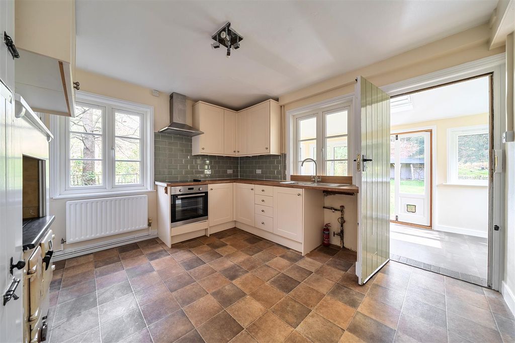 Property photo 2 of 18 1436374-1-69d76d218Bbba.Jpg