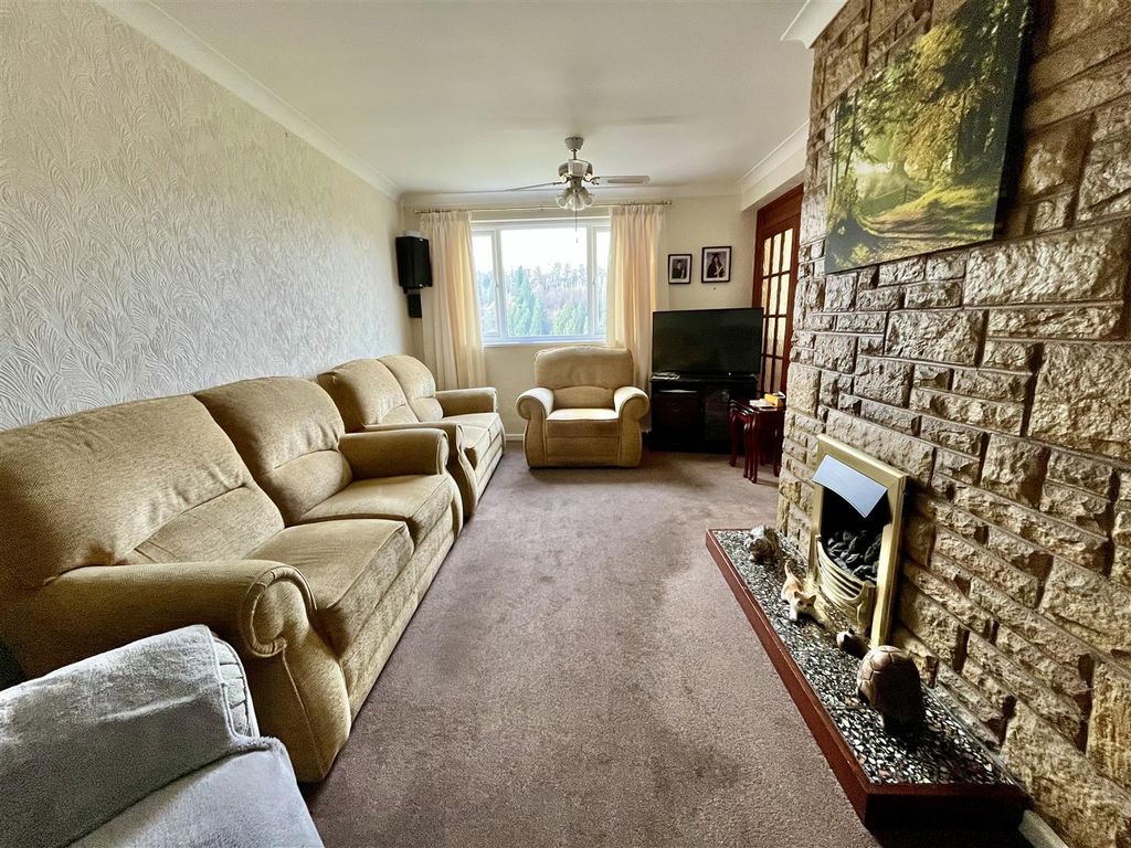 Property photo 2 of 25