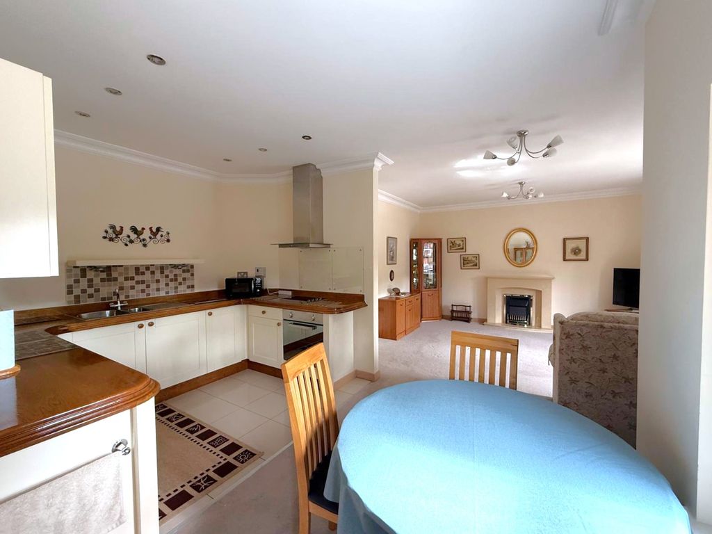 Property photo 1 of 14 Modern Open Plan