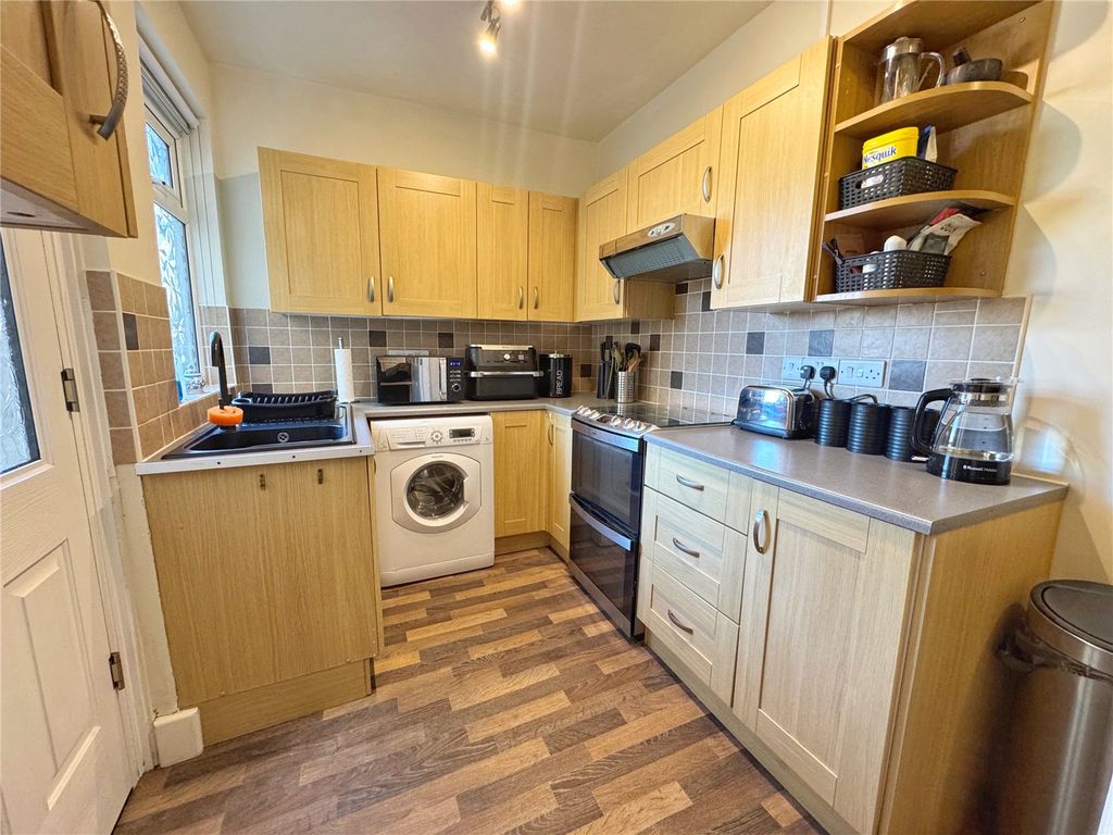 Property photo 2 of 14 Picture No. 12