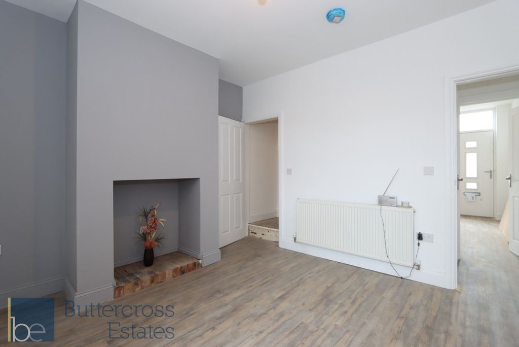 Property photo 2 of 9 Dining Room