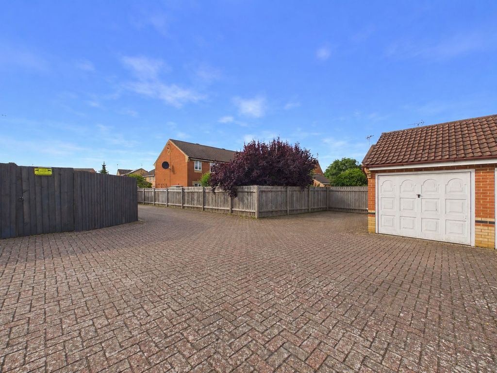 Property photo 3 of 12