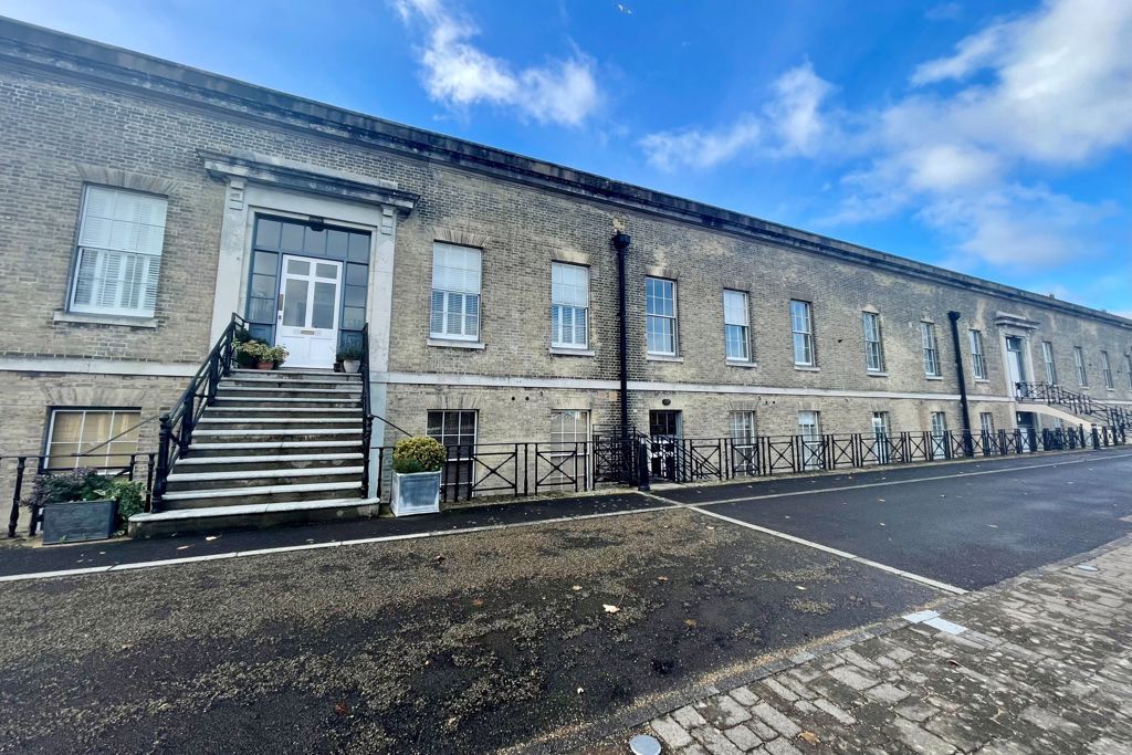 Property photo 1 of 18 Front