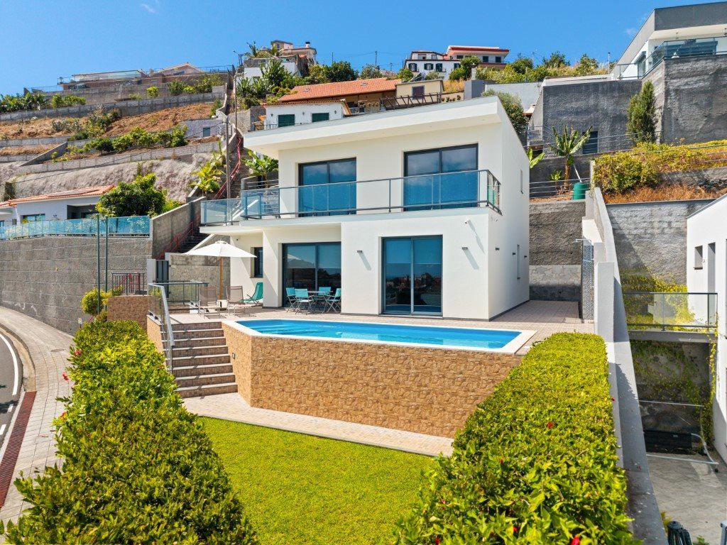 Property photo 1 of 31 Villa Brava