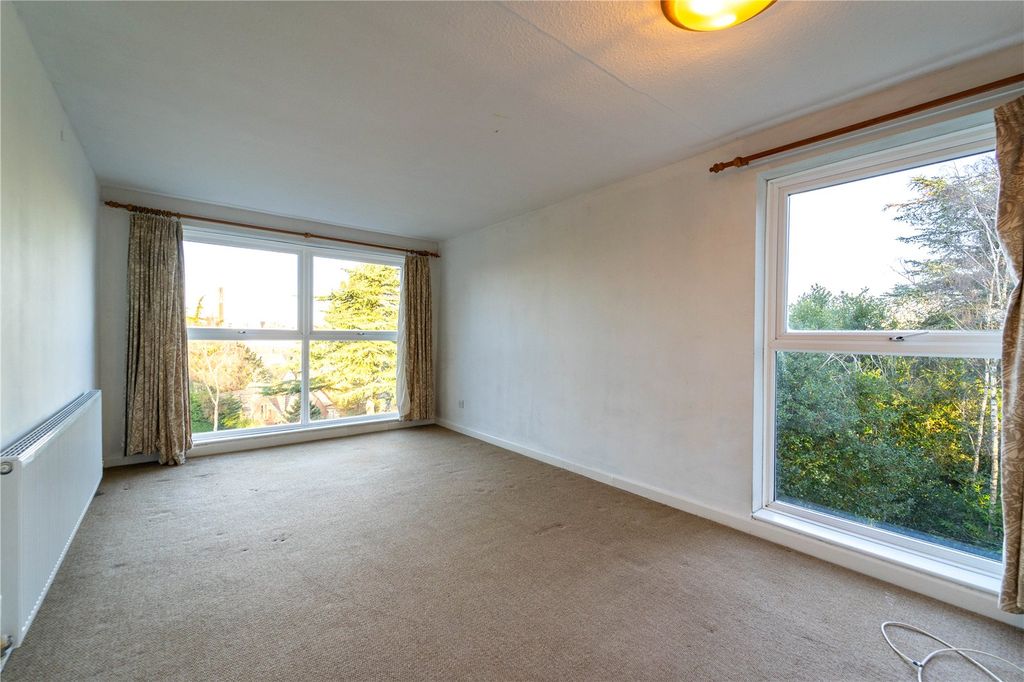 Property photo 2 of 13 Picture No. 14