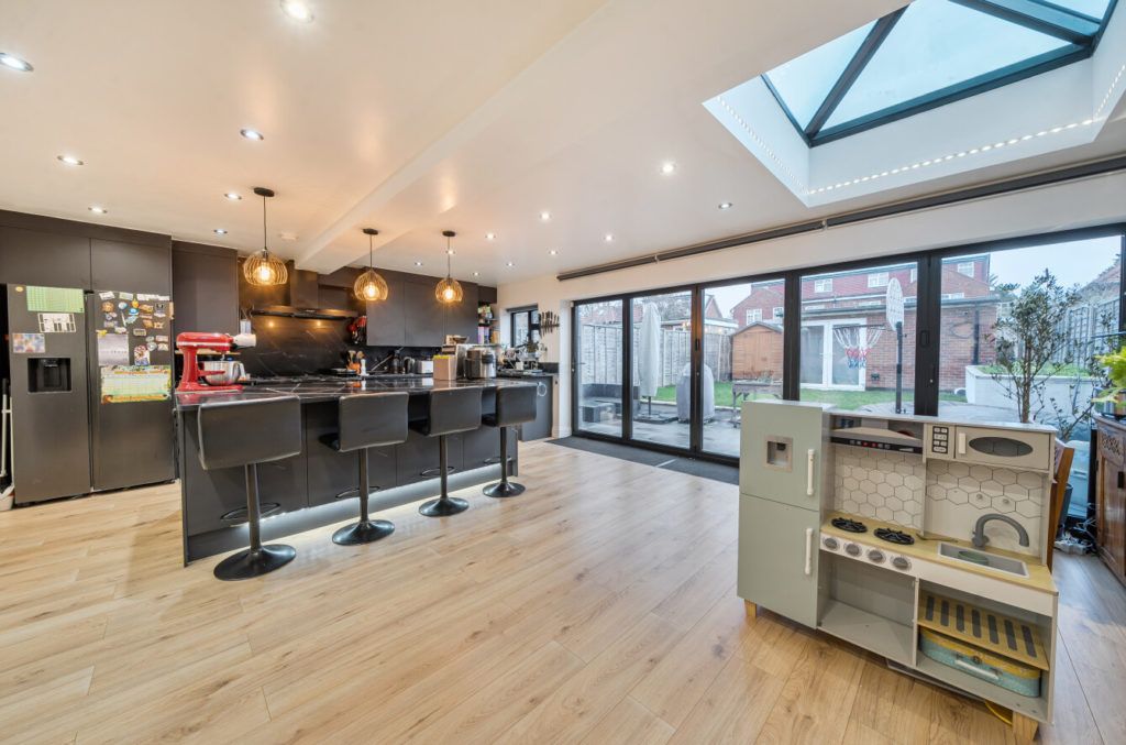 Property photo 3 of 19