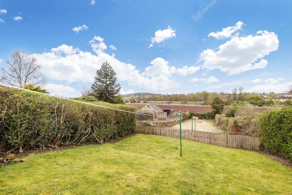 Property photo 2 of 10