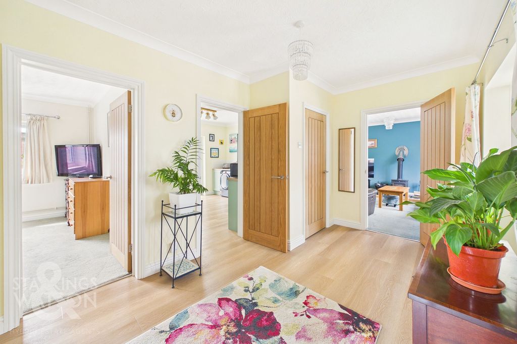 Property photo 2 of 25