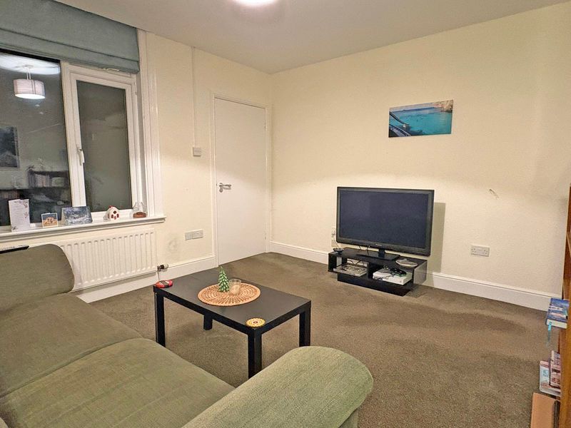 Property photo 3 of 5 Photo 4