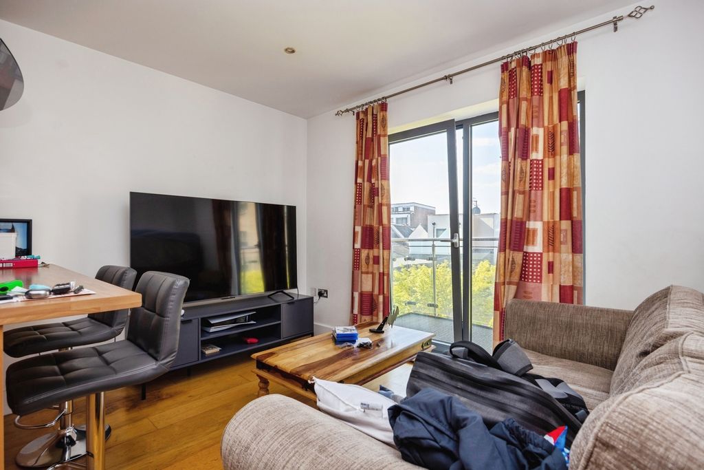 Property photo 3 of 17 Pbox-Img.Jpg