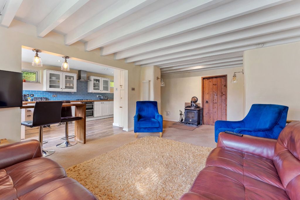 Property photo 2 of 25 Lounge